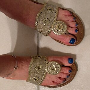 Ladies Flats gold sandals shoes women's petite feet well w0rn loved sz 6 toes